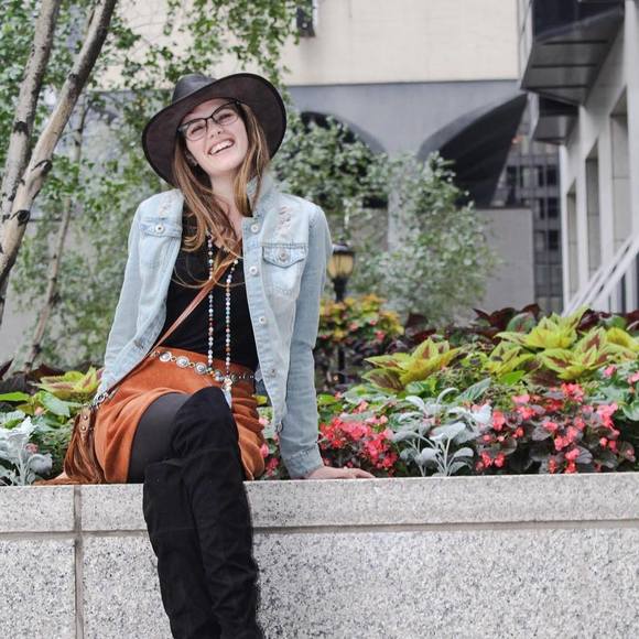 Meet your Posher, Sara - Picture 1 of 1